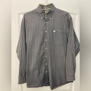 Men’s long sleeve Cinch button down shirt.